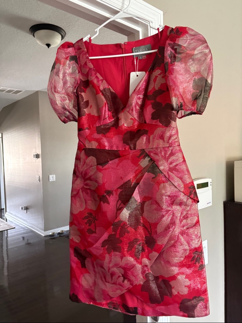 Theia Sybille Puff Sleeve Cocktail Dress New Without Tag – Size 6